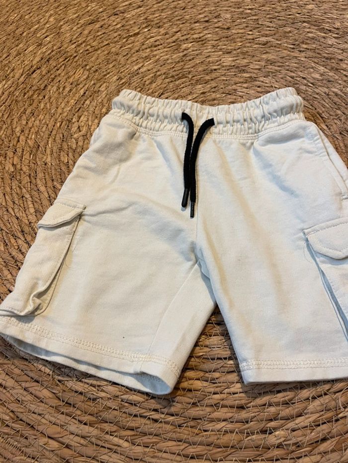 Short garçon 3-4 ans - photo numéro 3