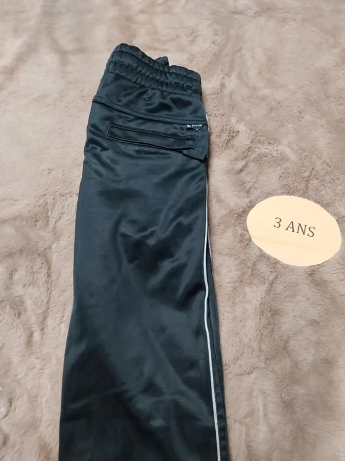 Survetement 3 ans - photo numéro 2