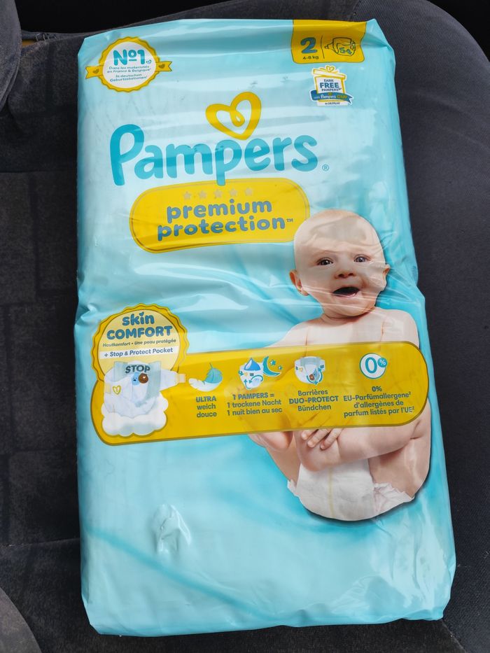 Couche Pampers taille 2