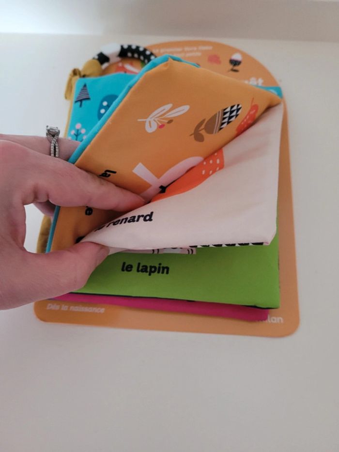 Livre Bébé neuf - photo numéro 2