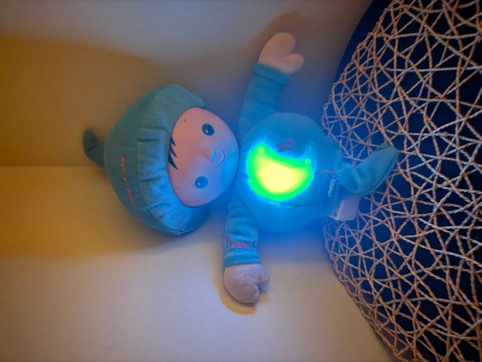 peluche veilleuse bleue lumidodo "au clair de la lune" - ouaps - - photo numéro 4