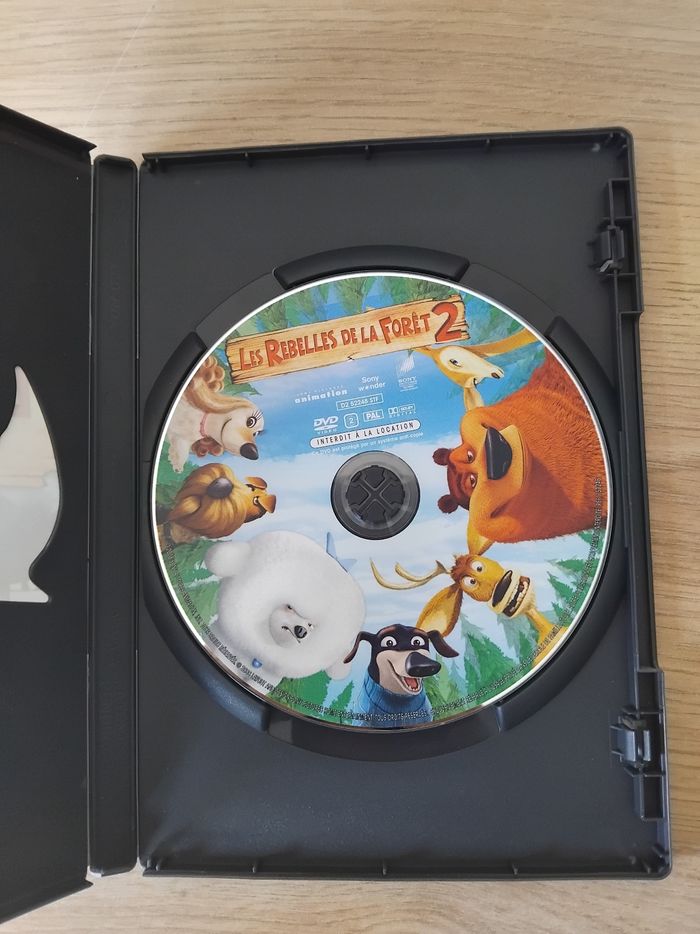 Dvd Les rebelles de  la forêt 2 - photo numéro 3