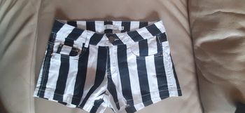 Short noir et blanc taille 32