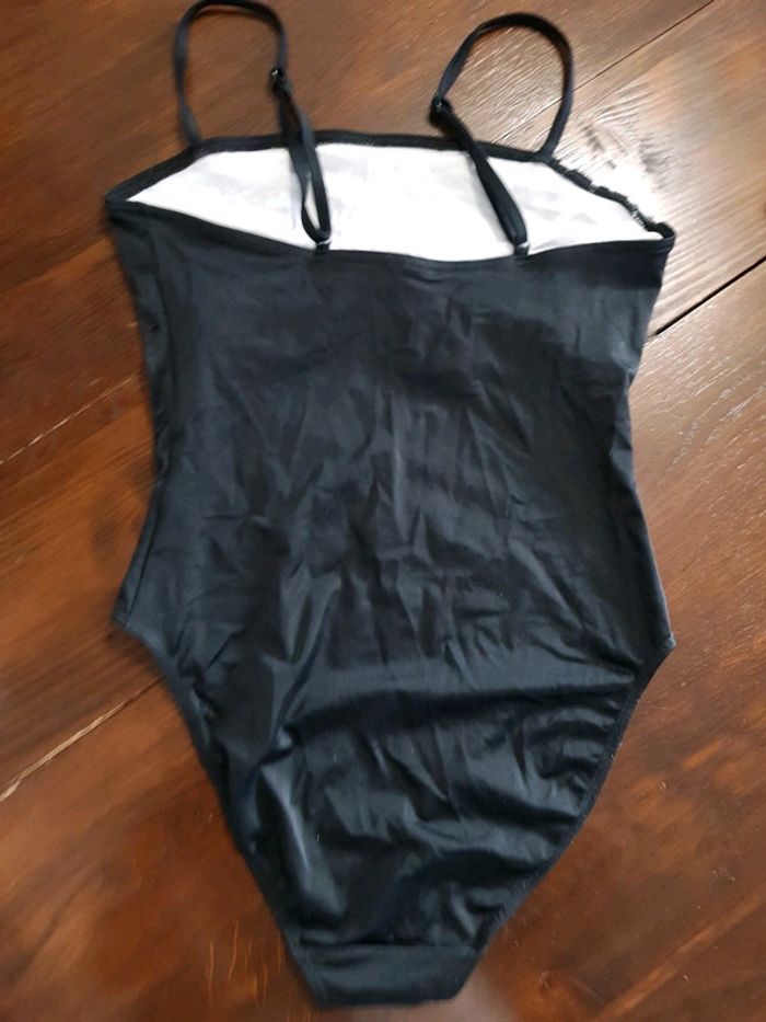 Maillot de bain une pièce - photo numéro 2