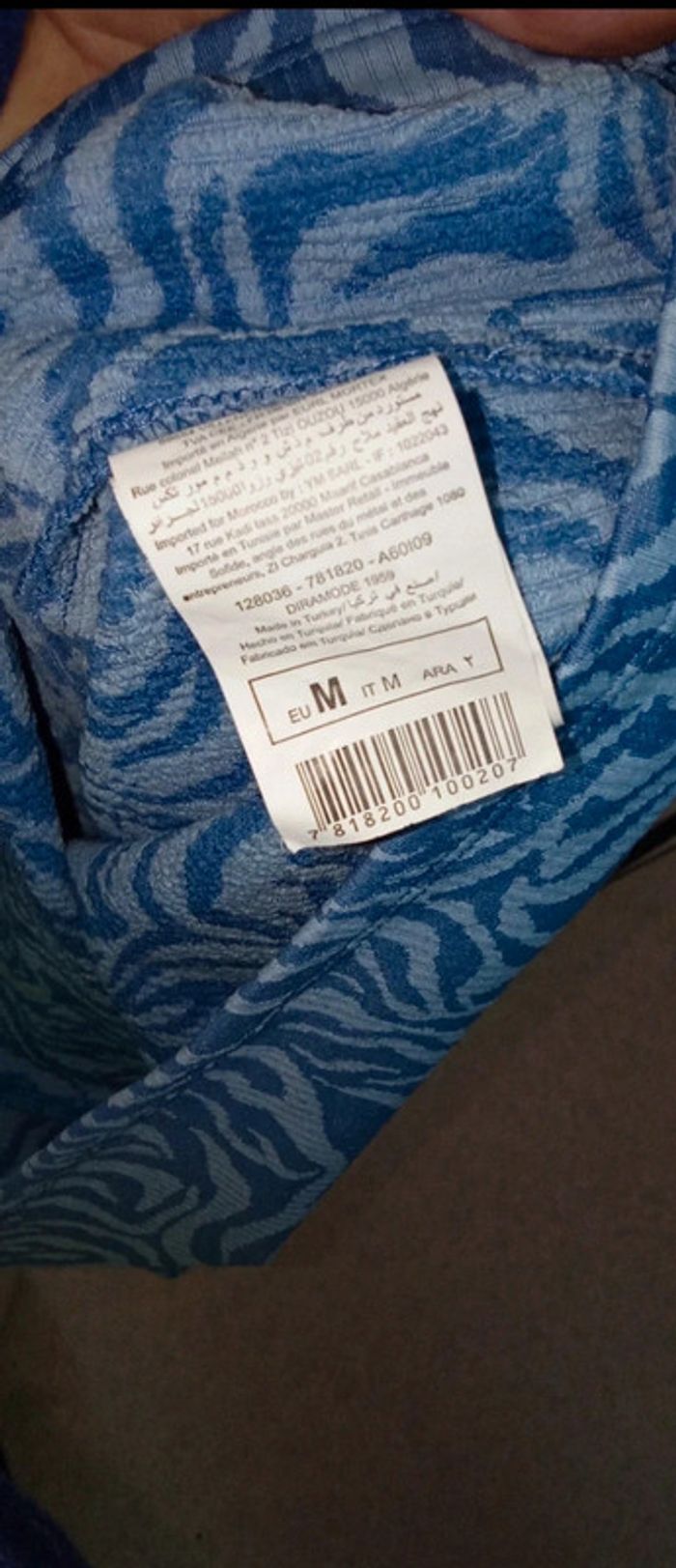 Magnifique robe bleu ouverte au-dessus du ventre - Shien - Taille M - photo numéro 4
