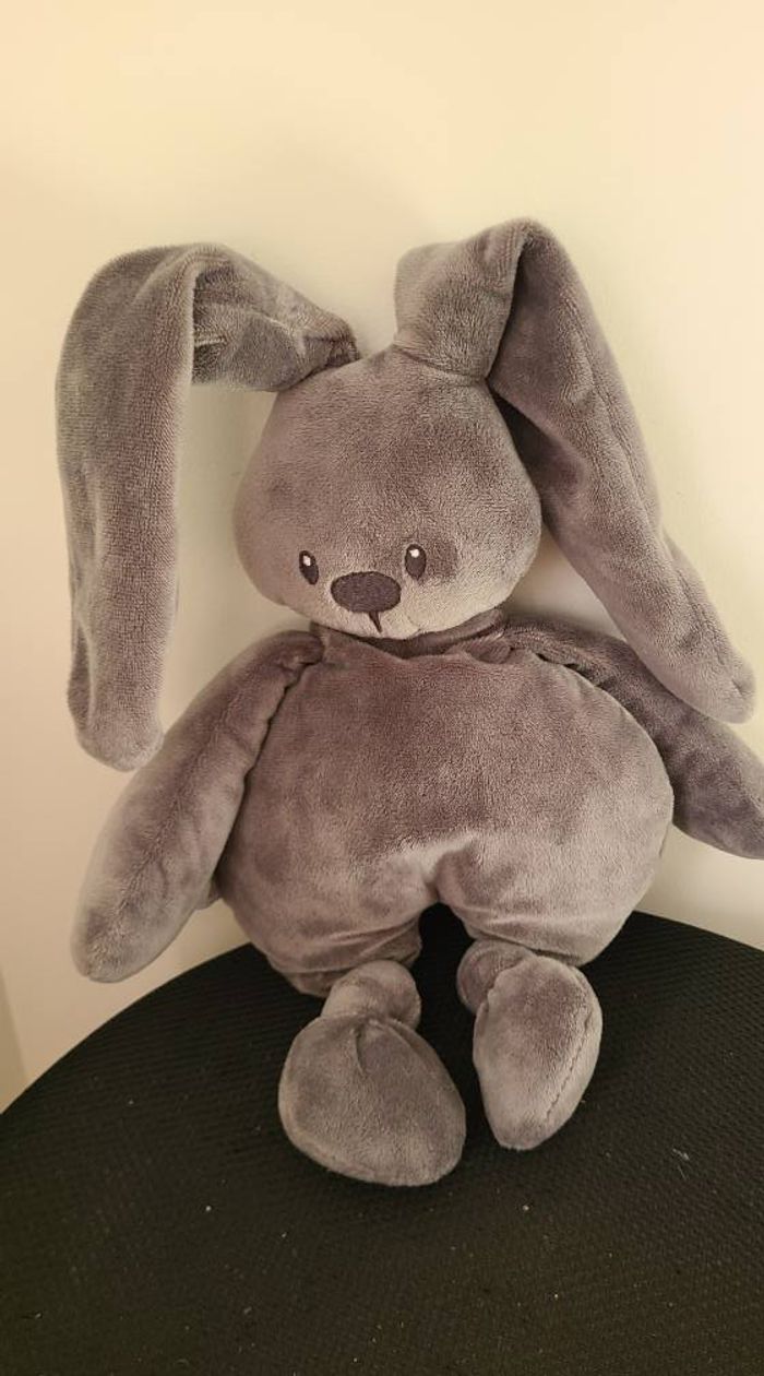 Doudou semi plat lapin NATTOU Lapidou gris foncé noeuds 35 cm