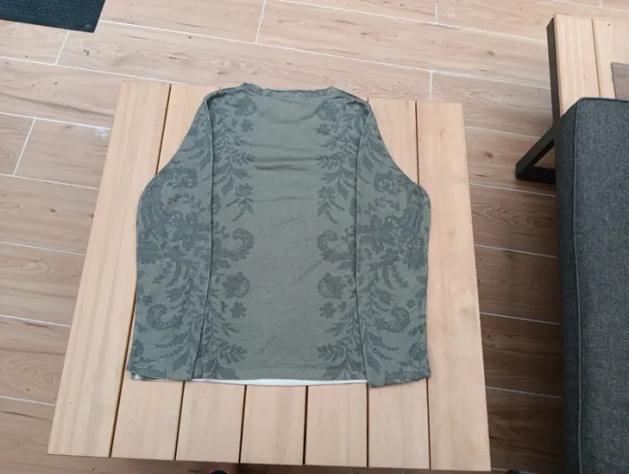 Haut mona taille 44 avec brillant - photo numéro 7