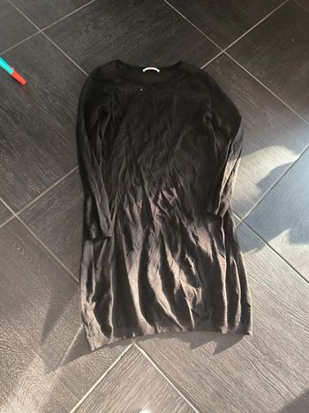 Robe pull noire dentelle décolleté et dos