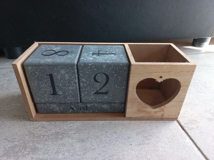 Calendrier avec cubes mobiles