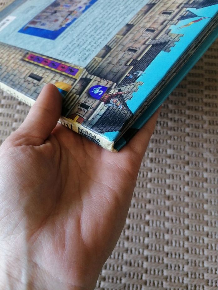 Livre le château médiéval en trois dimensions - photo numéro 16