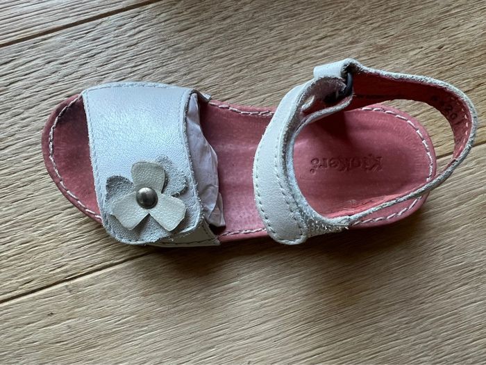 Vend sandales kickers blanc très bon état taille 27 - photo numéro 5