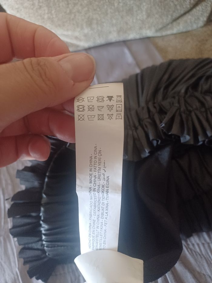 Jupe zara courte élastique faut cuir fluide S doublure short - photo numéro 9