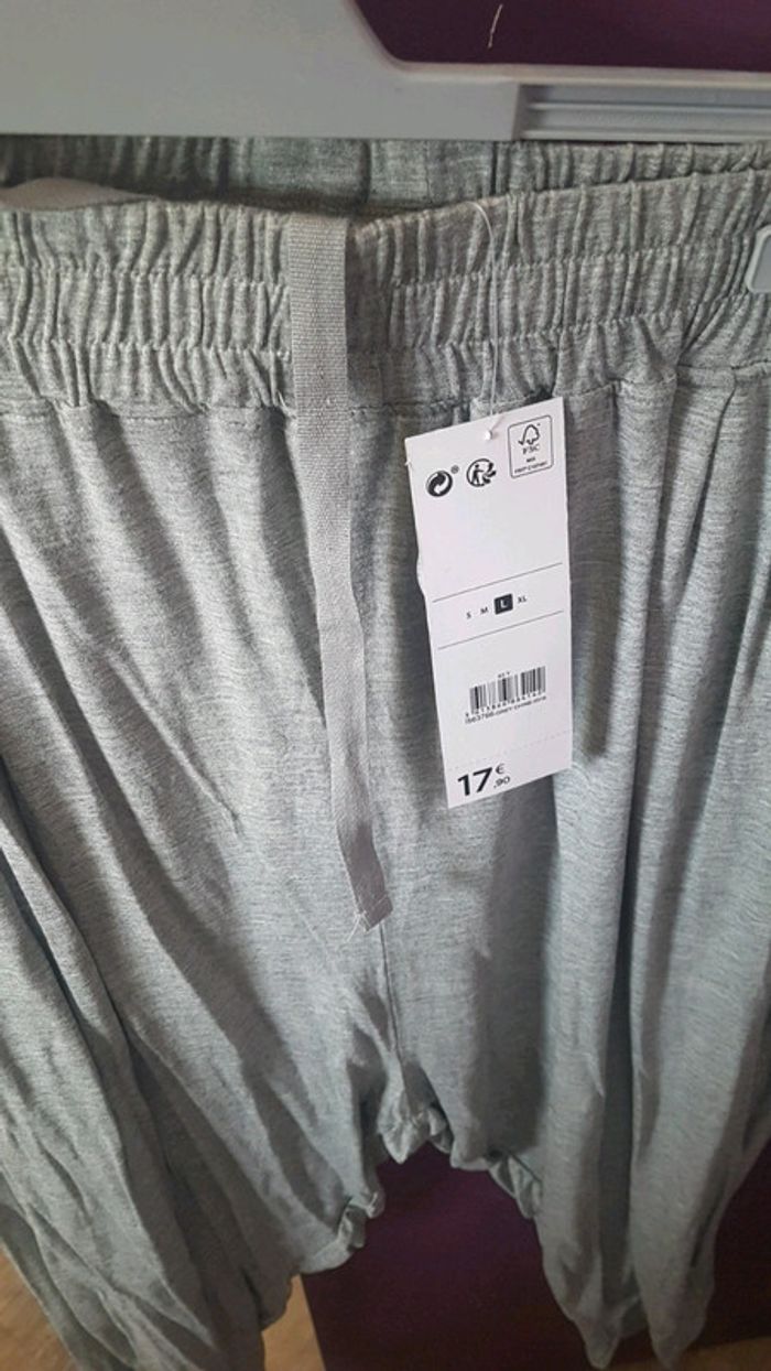Sarouel de sport gris neuf taille L - photo numéro 2