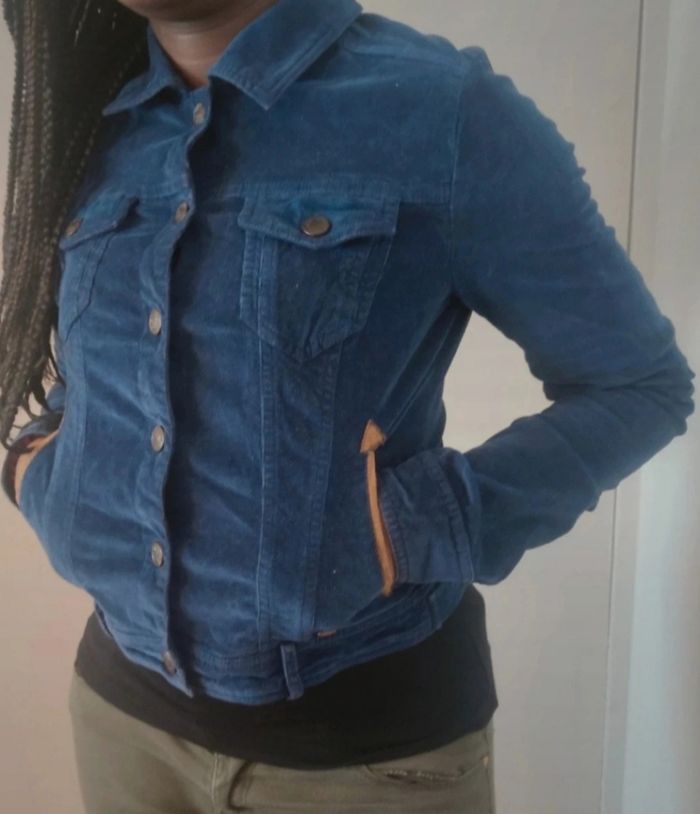 Veste en jean stradivarius en 36