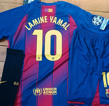 Tenue de sport Lamine Yamal taille 8 ans modèle 2026 Barcelone