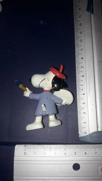Snoopy figurine