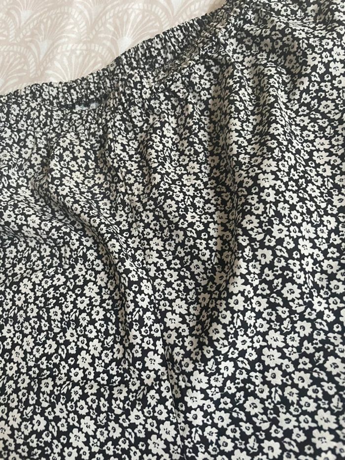Short motif fleuri neuf - photo numéro 2
