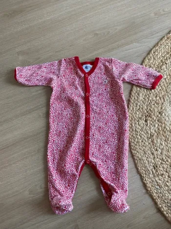 Pyjama à motifs rouge