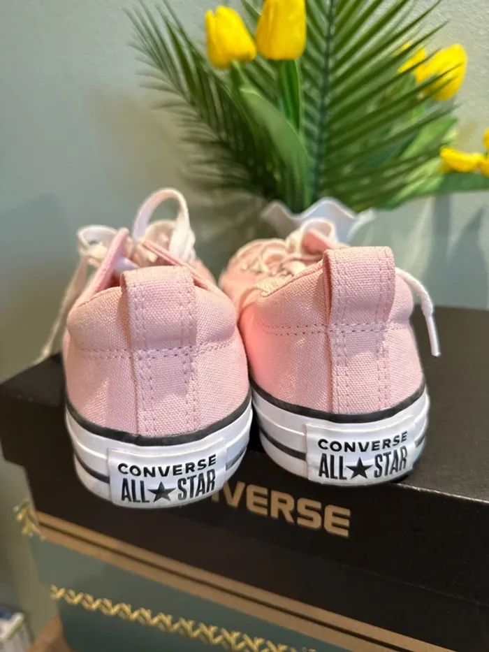 Jolies baskets roses basses état excellent 38 - photo numéro 4