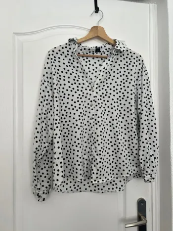 Chemise a pois blanche et noire