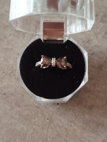 Bague femme en forme de noeud