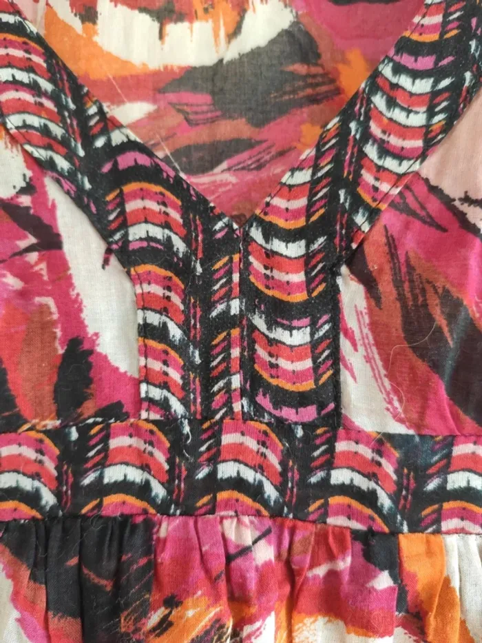 Très joli débardeur tissu léger évasé aux couleurs estivales - photo numéro 6