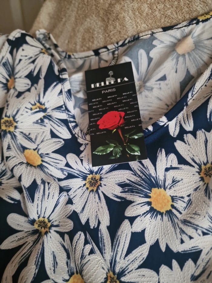 Robe/Tunique fleurie neuve - photo numéro 5