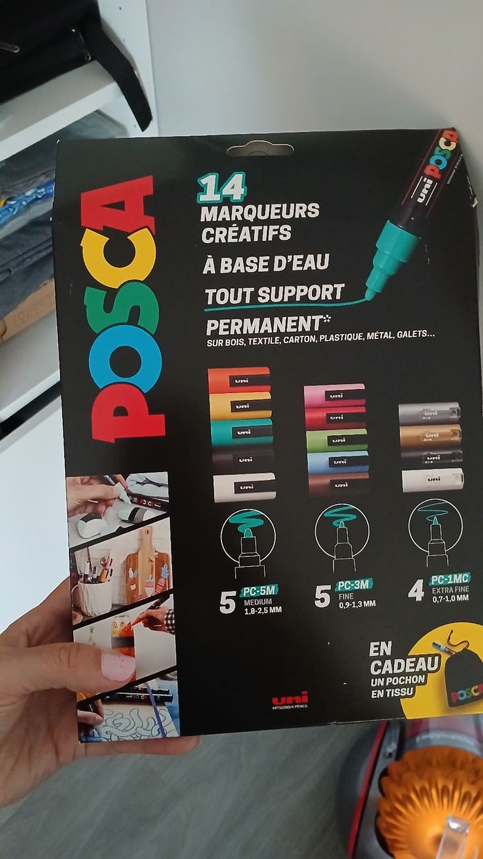 14 marqueurs posca  neuf