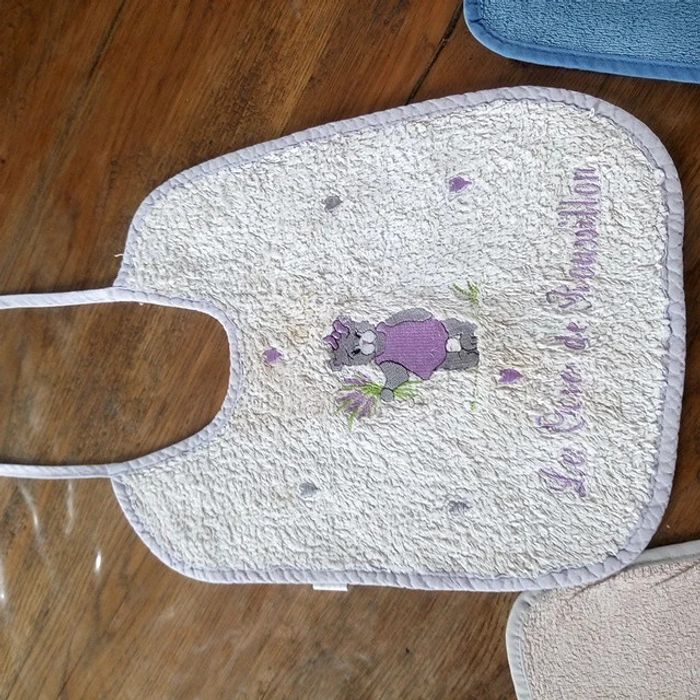 Lot bavoirs - photo numéro 3