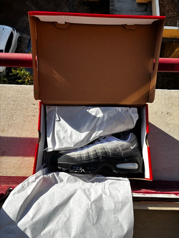 Nike Air Max 95 OG Black/Grey - Taille 44 - Neuves - photo numéro 6
