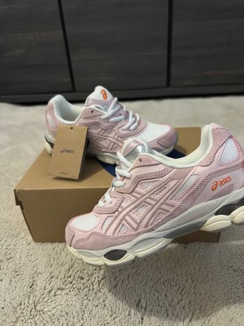Asics gel NYC Rose taille 38