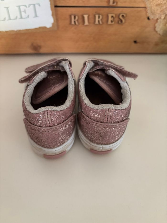 Baskets Vans fille pointure 22 - photo numéro 2