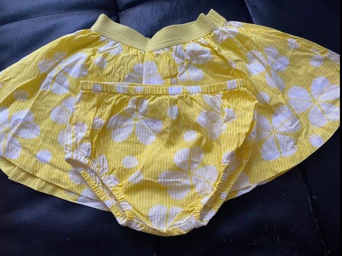 Jupe avec la culotte