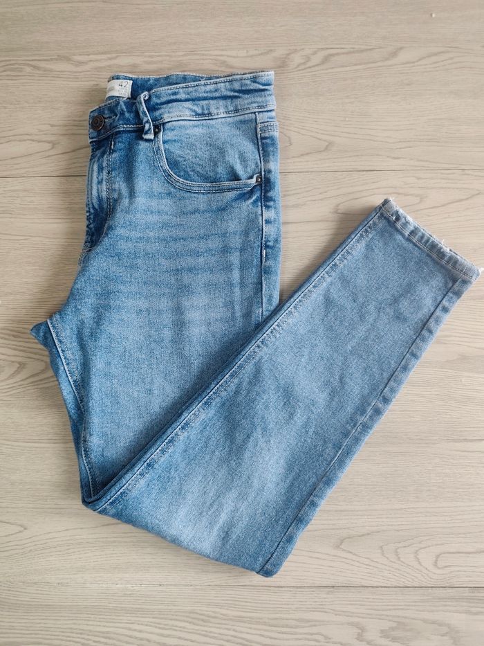 Jean skinny stradivarius taille 42