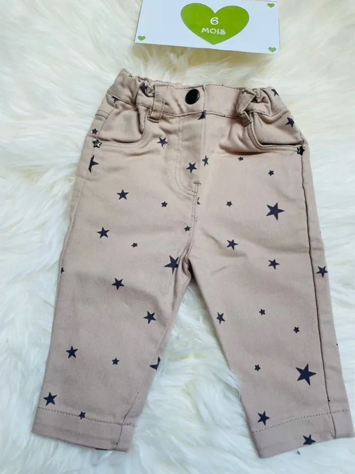 6 mois - pantalon beige et étoiles - photo numéro 2