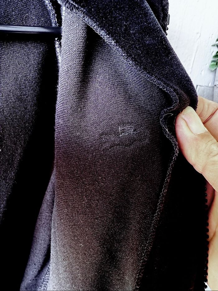 Veste à capuche Lacoste Sport vintage de couleur noire. Taille 40 (équivalent à une taille 38 européenne). - photo numéro 8