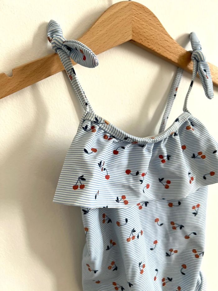 Maillot de bain à rayures bleues claires et cerises 🍒 - 24 Mois - photo numéro 3