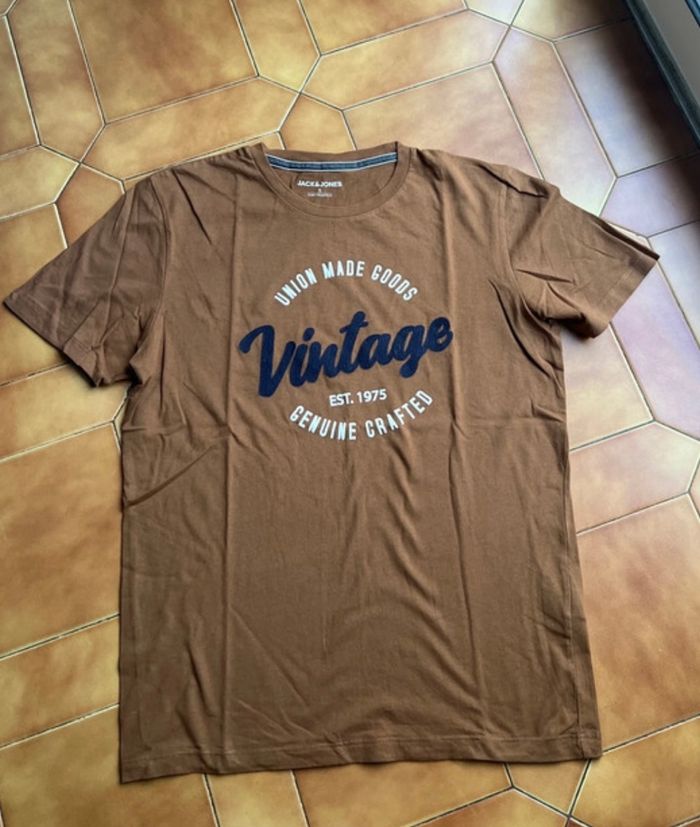 Tee-shirts