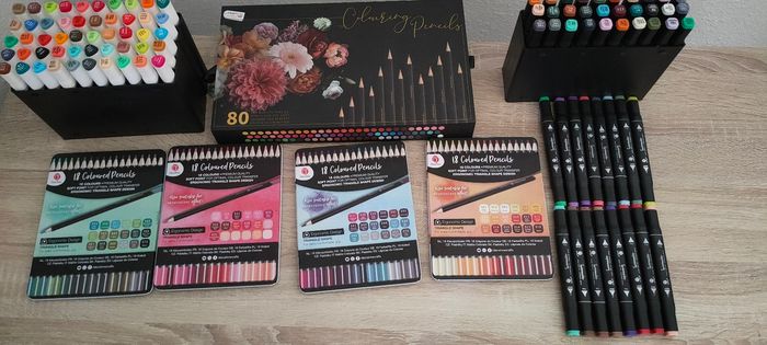 Lot de feutre et crayon de couleur - photo numéro 4