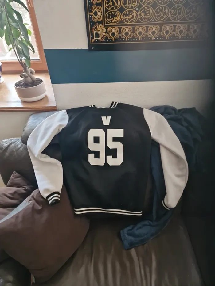 Veste bts v - photo numéro 4