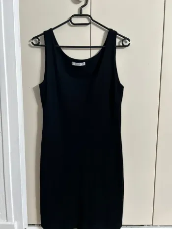 Robe noir mango