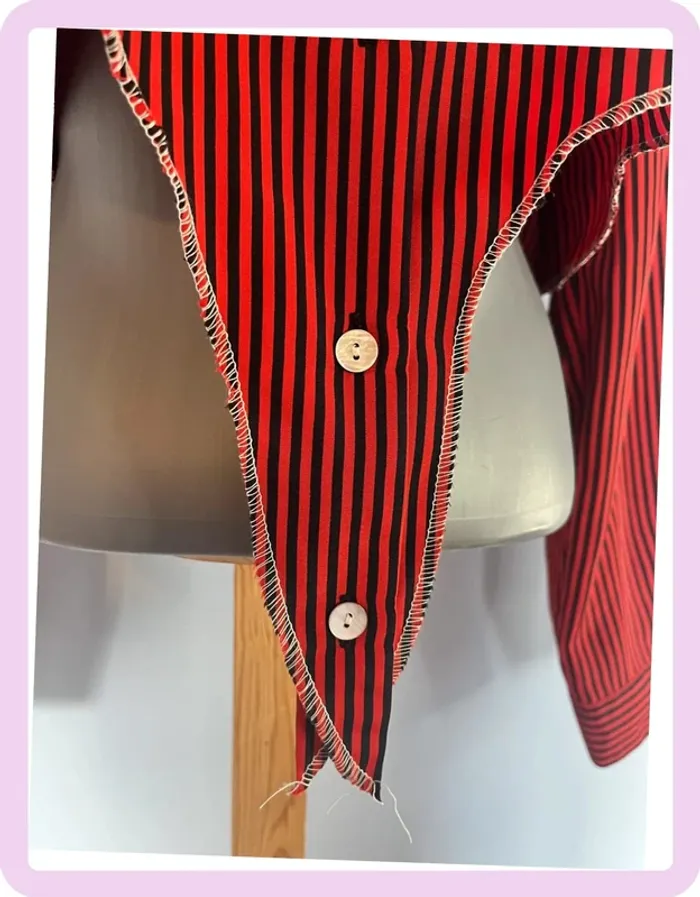 Chemise crop top Jordan rouge rayée noir – taille L – vintage & stylée - photo numéro 3