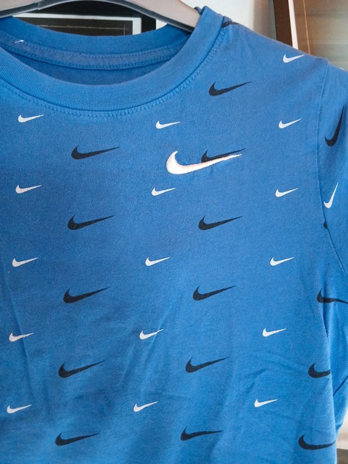 Haut nike 10 ans - photo numéro 2
