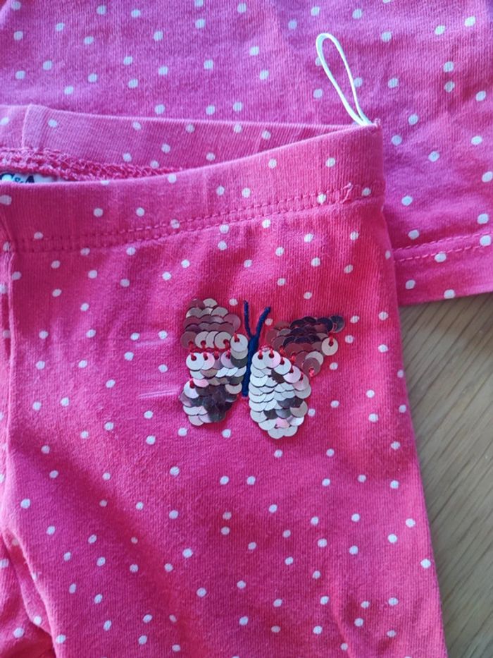 Ensemble rouge t-shirt et pantalon C&A - photo numéro 2