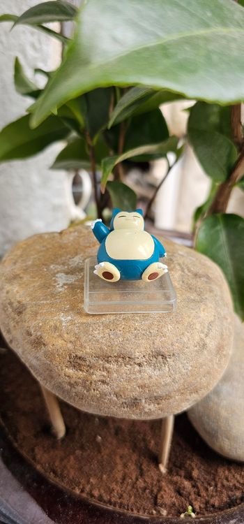 Petite Figurine Pokemon Nintendo avec socle ronflex 