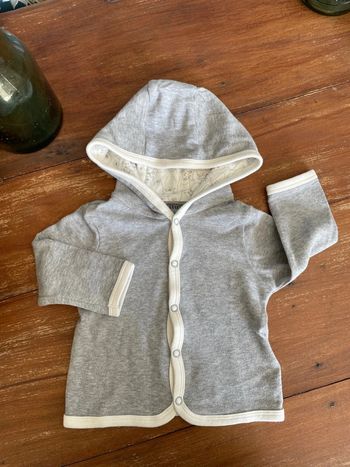 Gilet à pressions gris et beige avec capuche Lupilu 2/6 mois
