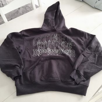 Sweat avec inscription effet brillant