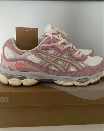 ASICS Gel rose & blanche – Taille 44 – Neuve sans étiquette