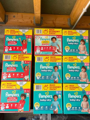 Couches Pampers