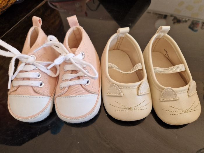 Lot chaussures 6-9 mois